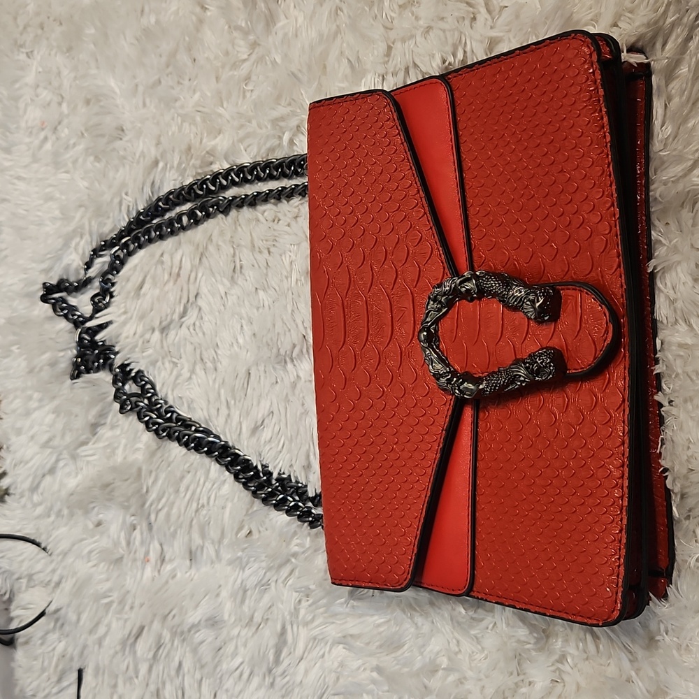 Red Snake Embossed‎ Chain Shoulder Bag Women's Fashion Clutch - Picture 6 of 15